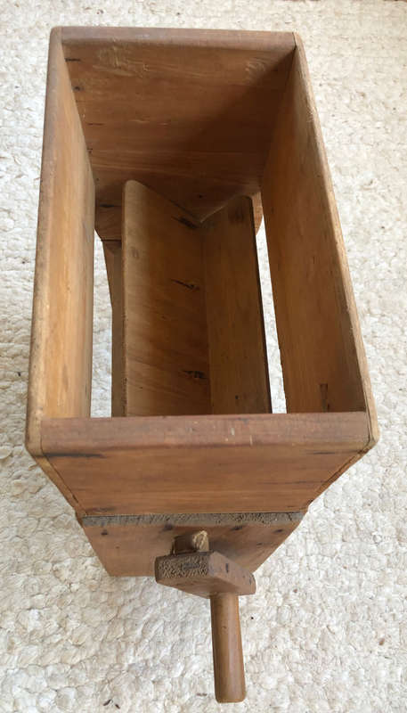 SIFTER FLOUR CRANK HANDLE WOODEN VINTAGE