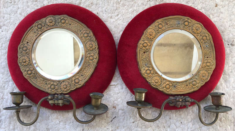 WALL MOUNTED VINTAGE PAIR OF DOUBLE BRASS CANDLE SCONCES PADDED WITH TYPICAL BEVELLED MIRRORS