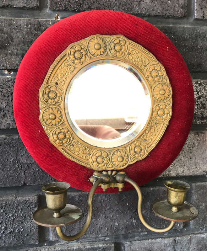 WALL MOUNTED VINTAGE PAIR OF DOUBLE BRASS CANDLE SCONCES PADDED WITH TYPICAL BEVELLED MIRRORS