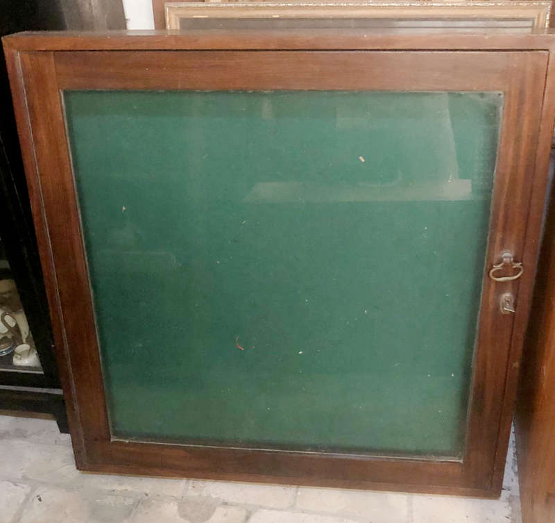 NOTICE BOARD OR JEWELLERY DISPLAY CABINET VINTAGE MAHOGANY LOCKABLE WITH BRASS HANDLE