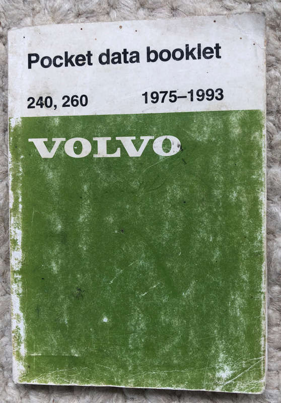 VOLVO POCKET DATA BOOKLET 240,260 1975-1993