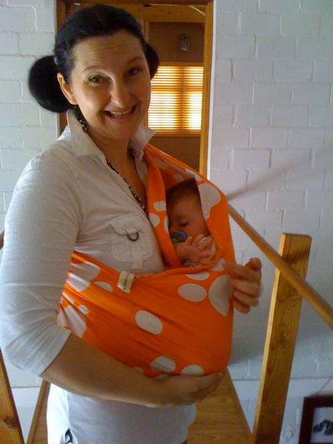 Kangapouch - Easy to use baby carrier - No more Crying!