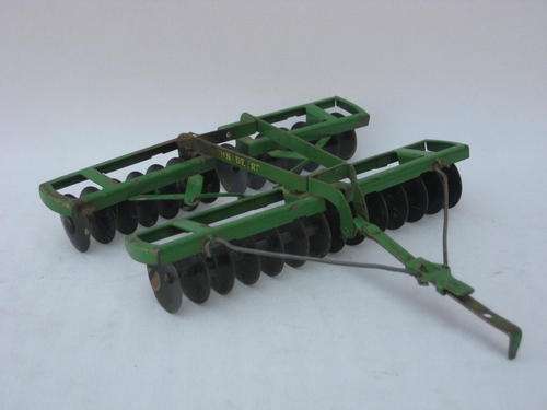 John Deere Diss fits on Tractor - Scale 1/16