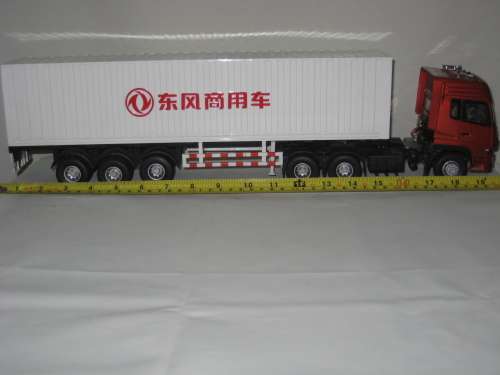 Dong Feng Horse & Trailer Delivery Truck - 1/32 Scale