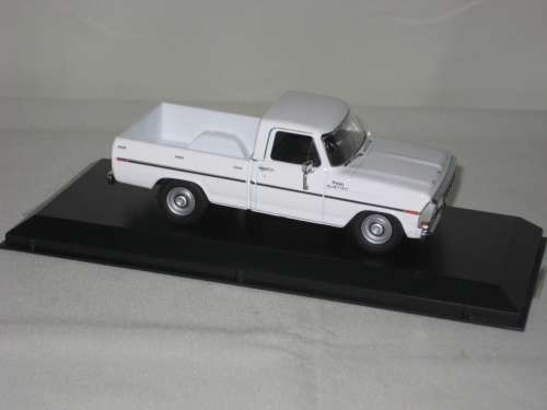 Greenlight Ford 1979 F-100 Scale 1/43