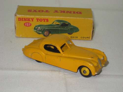 Dinky Jaguar No 157 - Scale 1/43