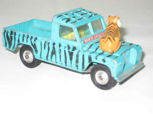 Corgi Land Rover Daktari Van with Lion on Bonnet