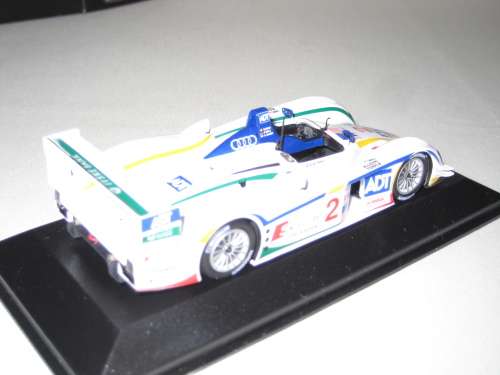 Minichamps Audi R8  No 2  2005  - No 400 051302