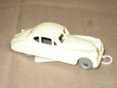 Matchbox Lesney Jaguar XK140 - No 32