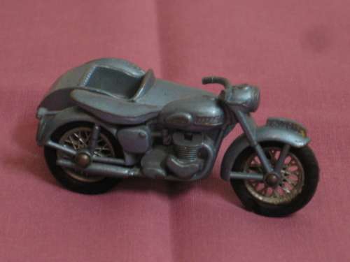 Matchbox Regular Wheels Truimph Mototcycle + Sidecar - No 4