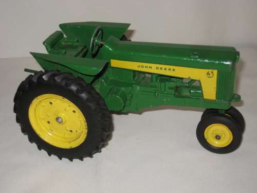 John Deere 630 Tractor - Aluminium Rims