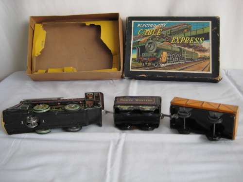 Tin Tinplate Electro Cable Toy Train + 2 Wagons