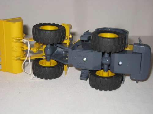 Komatsu WA470 Wheel Loader by Conrad like Caterpillar