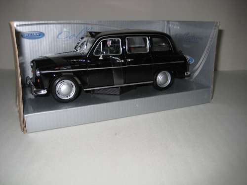 Austin FX4 London Taxi  No 2450W - Scale 1/24