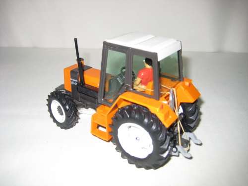 Britains Renault TX 145-14 Turbo Tractor - No. 9518