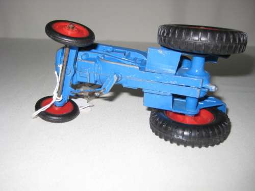 Ford Dexta Tractor by Crescent of England - Chipped