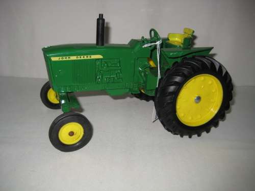John Deere 3020 Tractor by ERTL - Length 240 mm