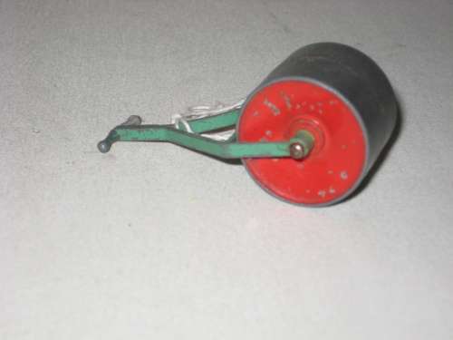Dinky Toy Garden Roller No 105a/381  - THIS IS A TOY