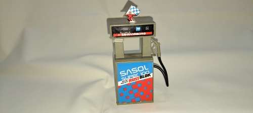 Sasol Fuel Super 100 with Rust Blok Petrol pump - In Afrikaans and English