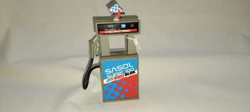 Sasol Fuel Super 100 with Rust Blok Petrol pump - In Afrikaans and English