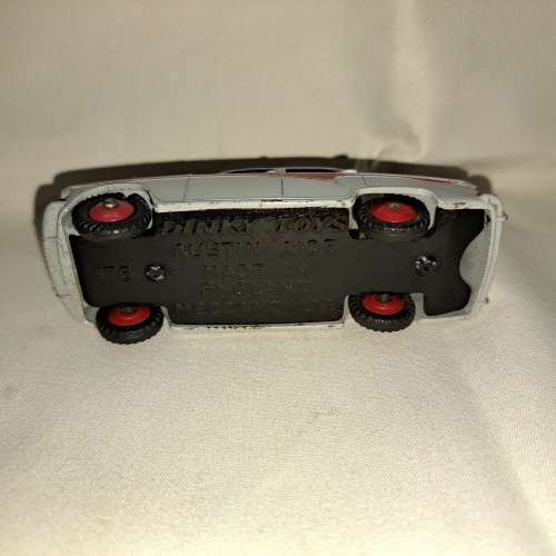 Dinky Austin A105 Car - No. 176