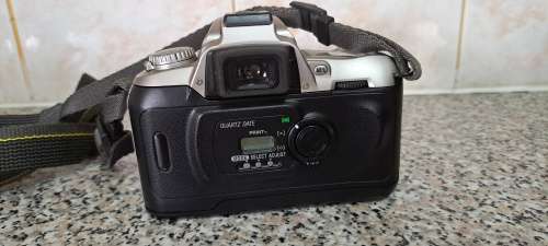 Nikon Camera F75 + Nikon AF Nikkor Lens 28 - 100 mm 1:35 - 5.6 G - Film 35mm Camera
