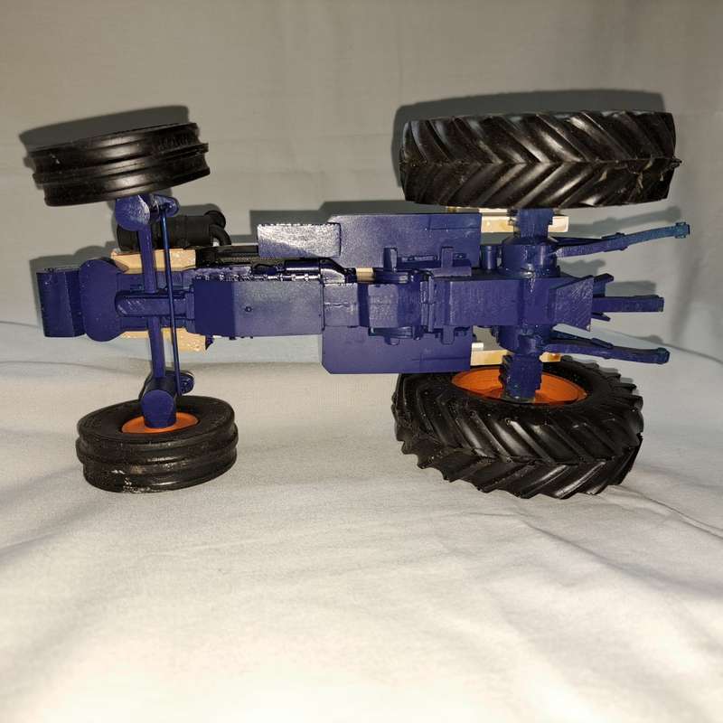 Pillman 4.2 Tractor - Made in South Africa - Scale 1/16 - Resin Heads
