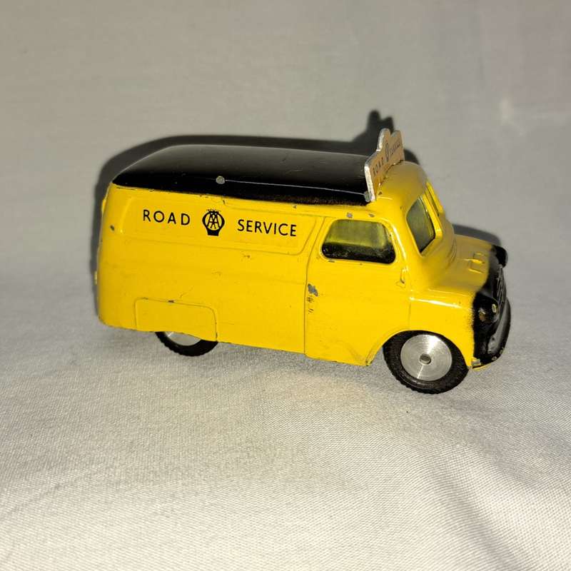 Corgi Bedford AA Van - No. 408-A1