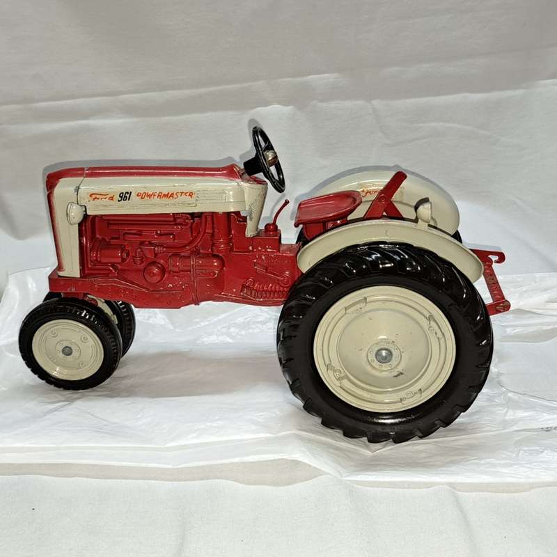 Ford 961 Powermaster Tractor Hubley  - Scale 1/12