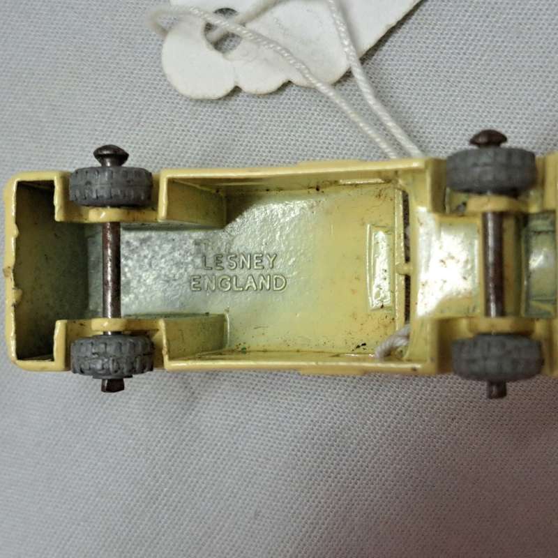 Matchbox Lesney - Daimler Ambulance - No 14