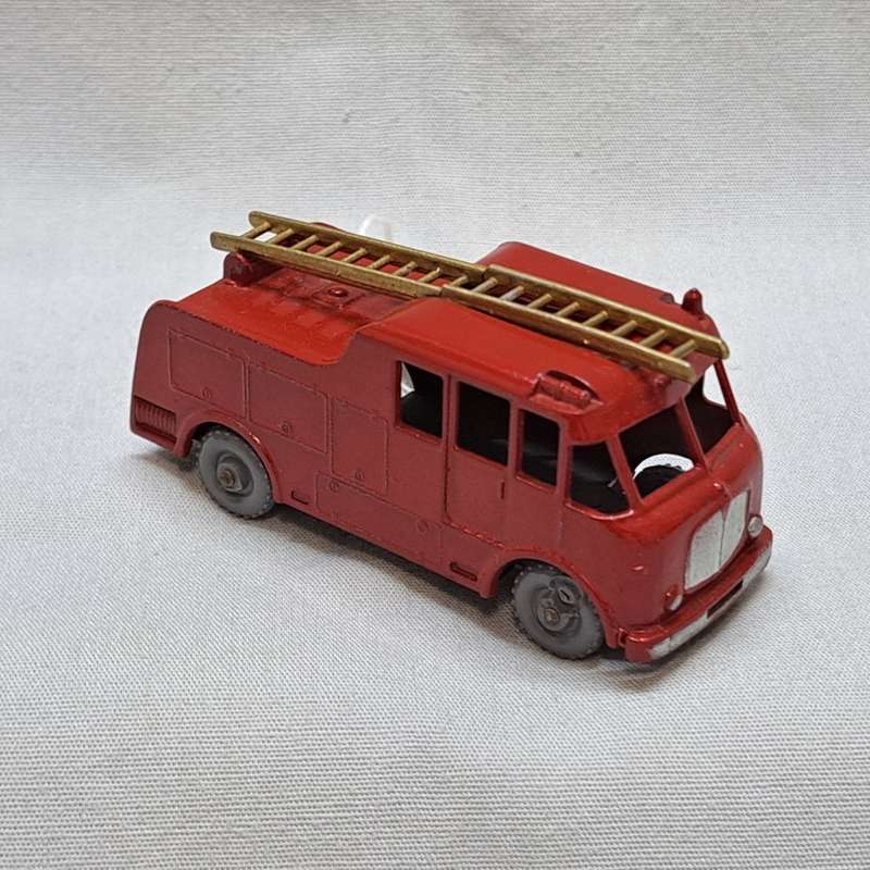 Matchbox Lesney - Merry Weather Fire Engine - No 9