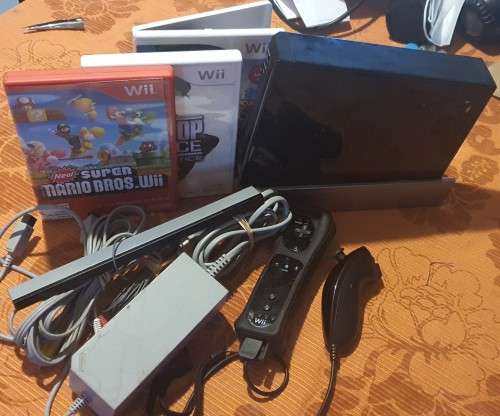 Wii Black Bundle + 3 Games[ Working / Excellent Condition ]