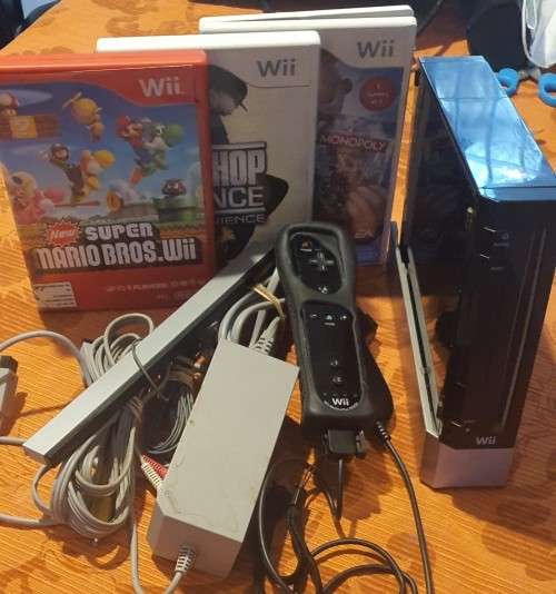 Wii Black Bundle + 3 Games[ Working / Excellent Condition ]