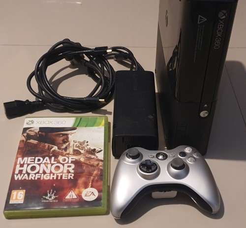 Xbox 360 E Console - 500GB + 1x Controller + 1x Game