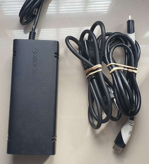 Xbox 360 E Console Bundle [ Working ]