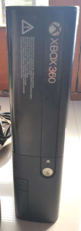 Xbox 360 E Console Bundle [ Working ]