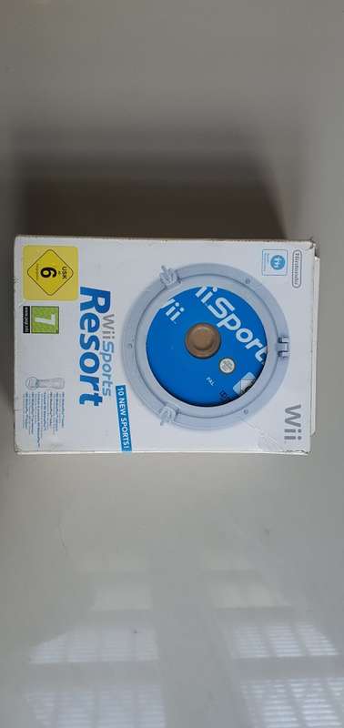 Wii Sports Resorts Bundle - Wiimote Motion Plus + Nunchuck