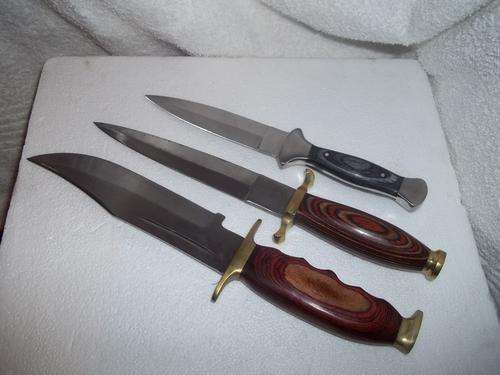 Lot of 3 - Nice collection of 3 knifes in their pouches