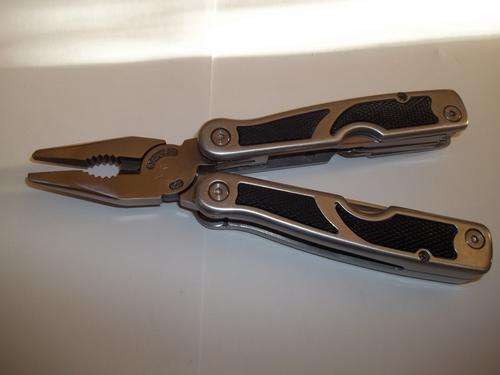 X TRA heavy duty Multi Tool with bits in nylon pouch "Deamark Stainless CR2"