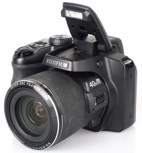 Fuji FinePix S8200 Camera