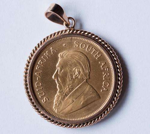 1 oz Kruger Rand in gold pendant
