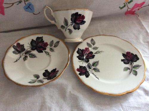 ROYAL ALBERT MASQUERADE TRIO