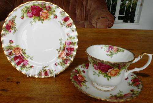 Royal Albert Old Country Roses Trio