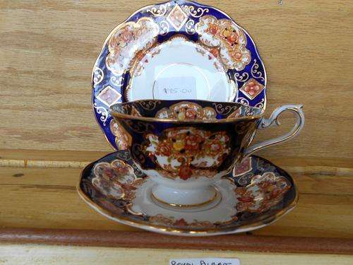 Royal Albert Heirloom Trio