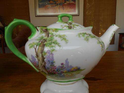Royal Albert Oval Greenwood Tree Teapot