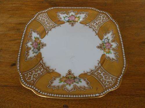 Royal AlbertGold Royalty Plate
