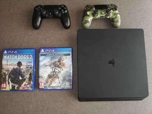 Playstation 4 (Including 2 games, WatchDogs 2 and Ghost Recon - Breakpoint)