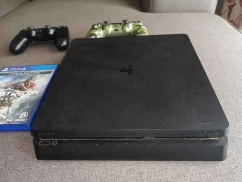 Playstation 4 (Including 2 games, WatchDogs 2 and Ghost Recon - Breakpoint)
