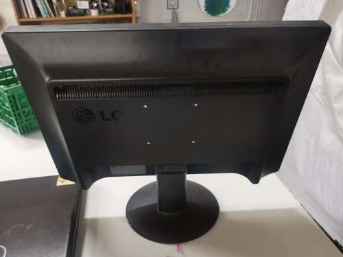 Flatron LG 19" Monitor