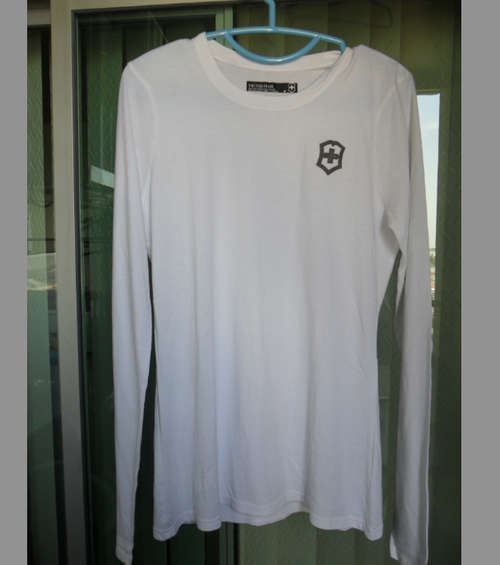 VICTORINOX LONG SLEEVE T SHIRT, SIZE M, FREE POSTAGE PAYPAL ONLY